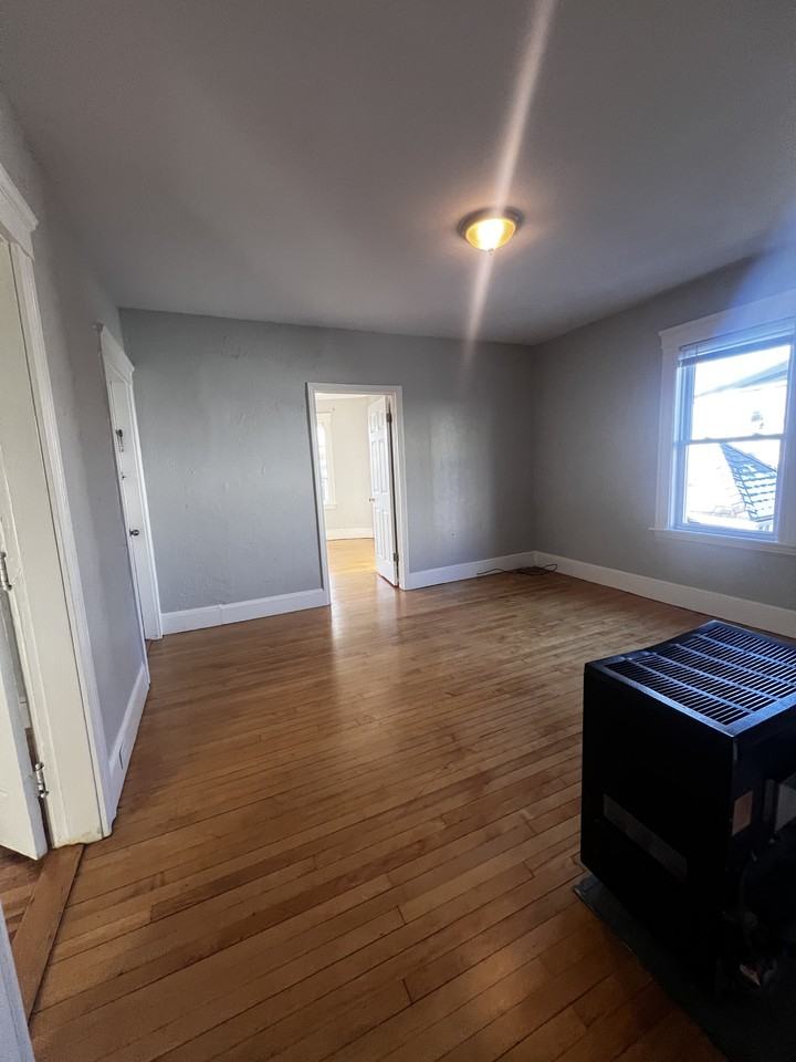 55 Vernon St #2 - Photo 6 of 17