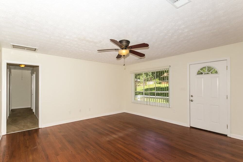 3671 Larkspur Ter - Photo 4 of 15