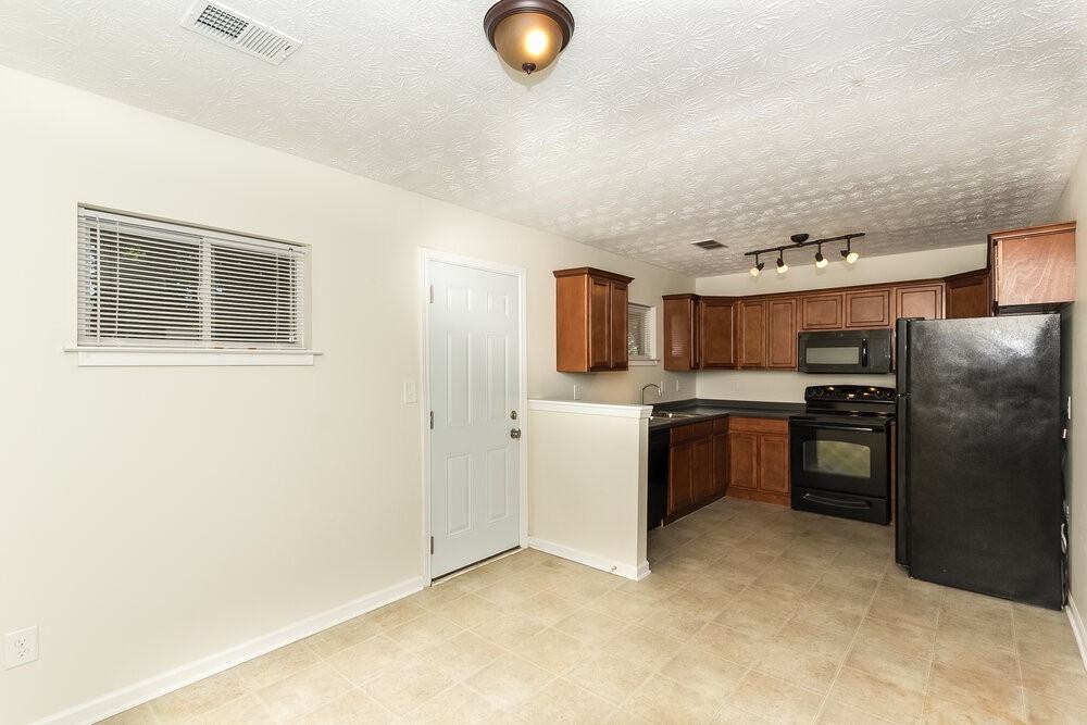 3671 Larkspur Ter - Photo 5 of 15