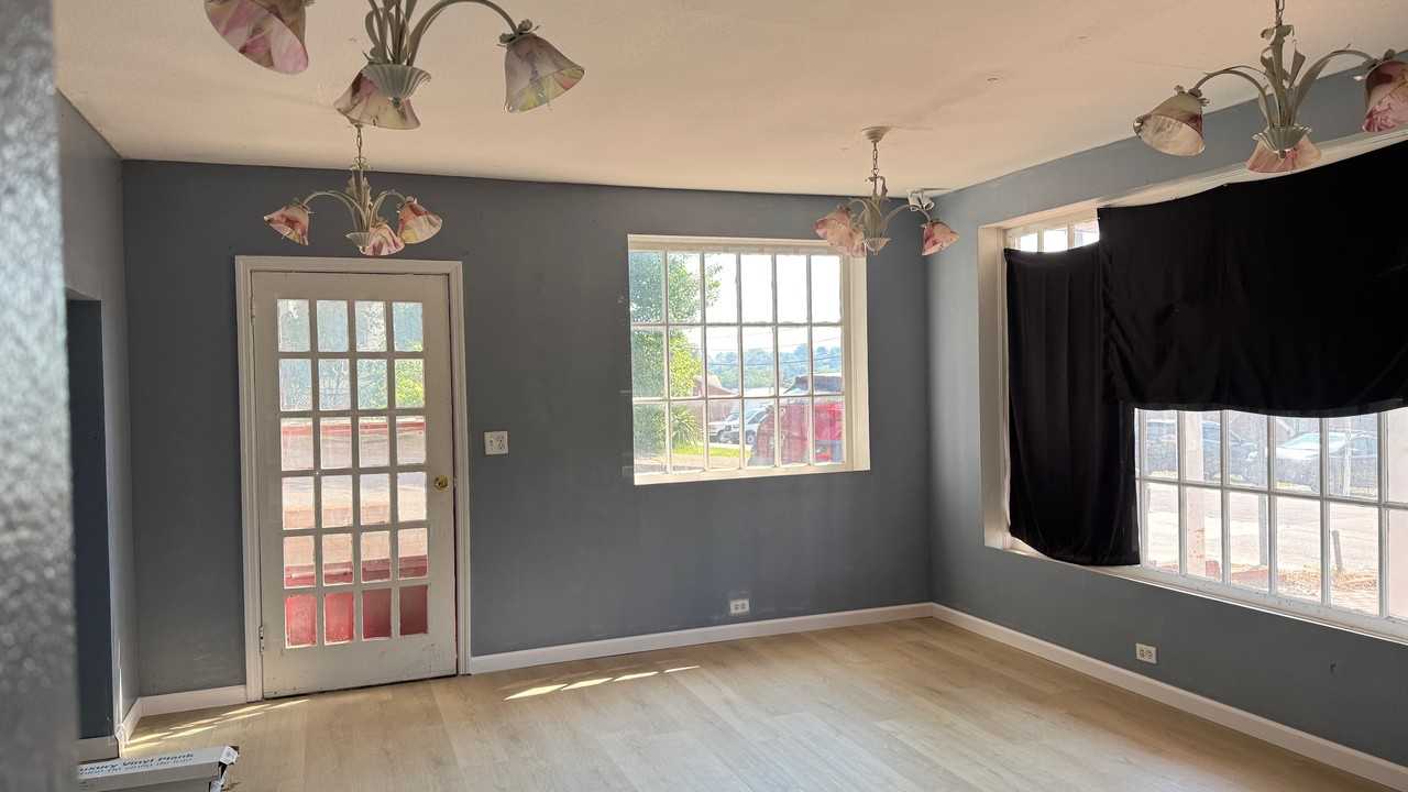 405 N High St #1 - Photo 2 of 7