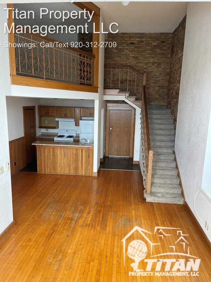 207 E Irving Ave #202 - Photo 5 of 13