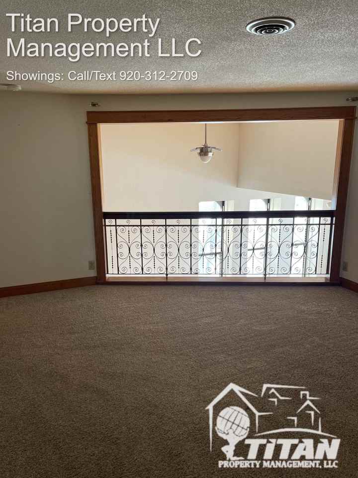 207 E Irving Ave #202 - Photo 7 of 13