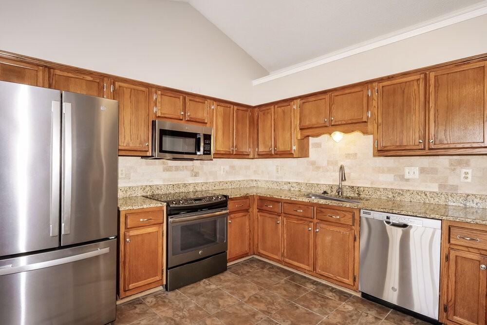 1700 Brentwood Trce - Photo 7 of 16