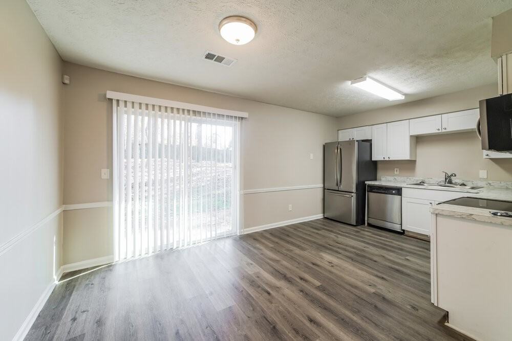 300 Northmeade Dr - Photo 6 of 16