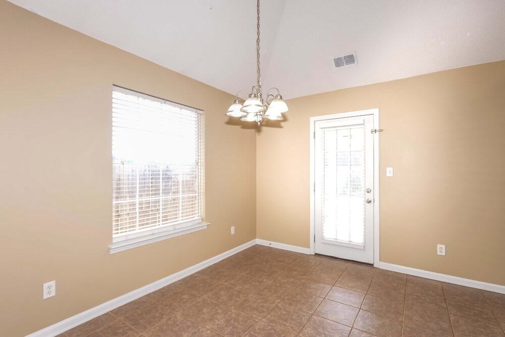 7787 Allen Ridge Ln - Photo 6 of 16