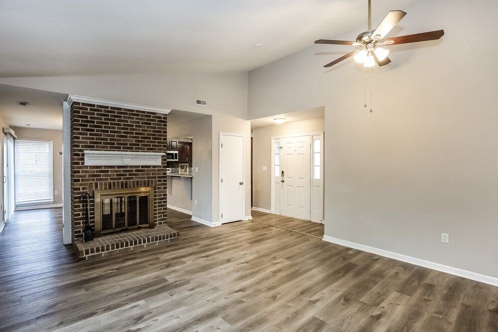 7825 Elm Tree Ln - Photo 5 of 16