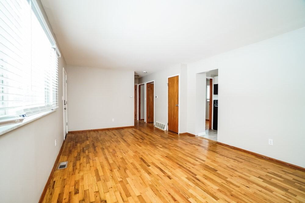 2149 Kingshaven Pl - Photo 7 of 17