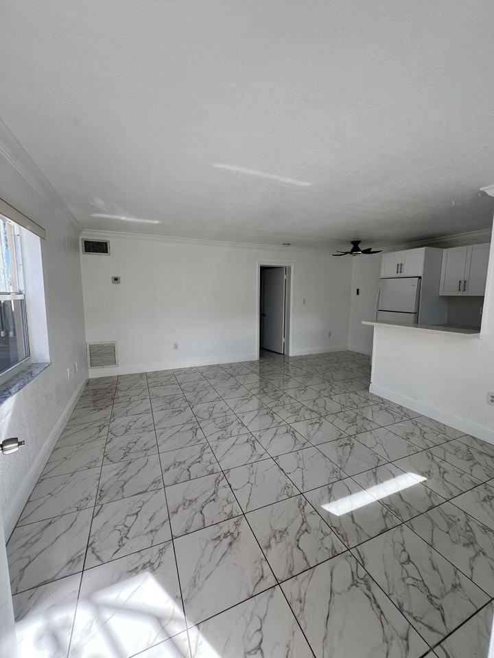 3802 Sw 78th Ct #3802 - Photo 3 of 10