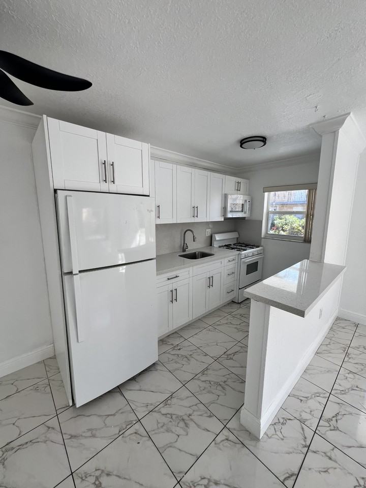 3802 Sw 78th Ct #3802 - Photo 4 of 10