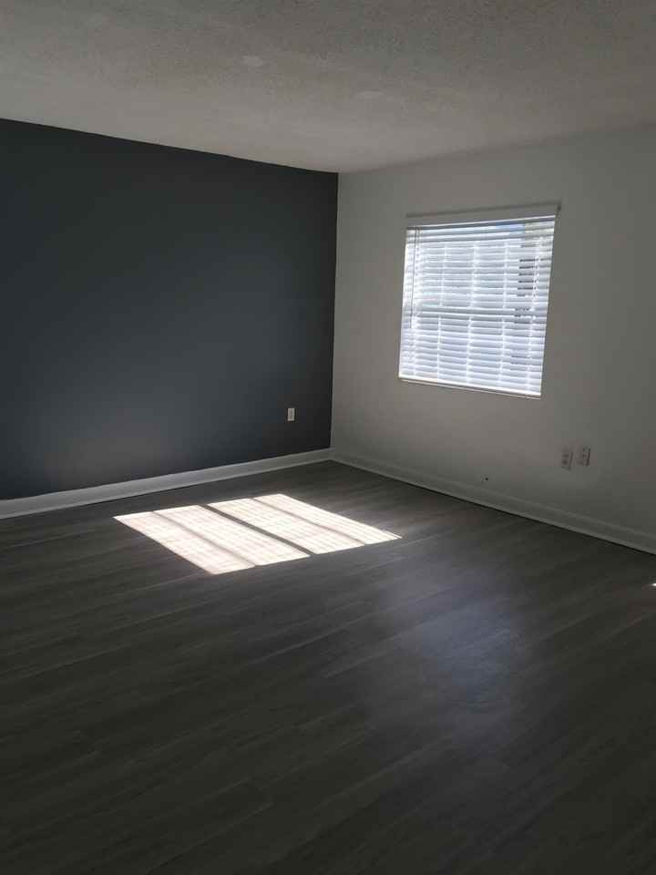 Windmill Ct #1 - Photo 4 of 13