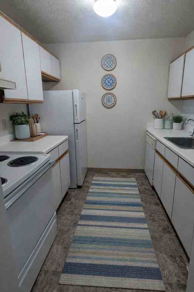 1701 Mall Rd #22 - Photo 3 of 7