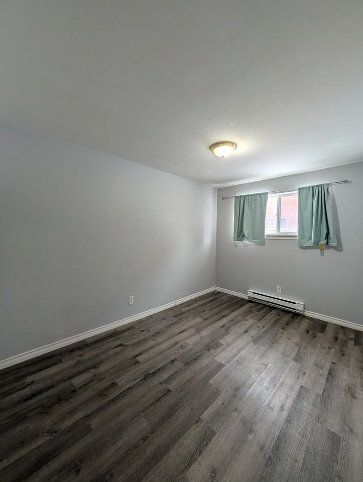 102 King Edward Avenue - Photo 7 of 16