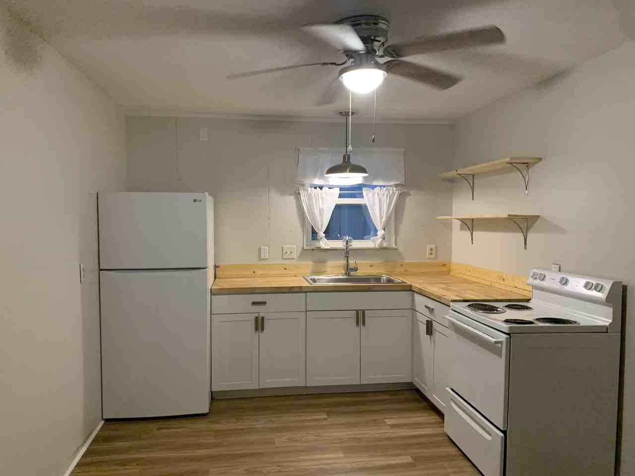 2043 Northwest Wynwood Driveapt 4 #4 - Photo 4 of 10