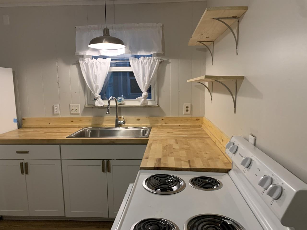 2043 Northwest Wynwood Driveapt 4 #4 - Photo 5 of 10