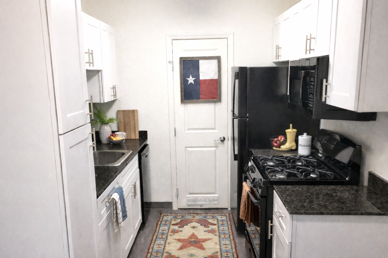 Blue Water Garden - Photo 2 of 9