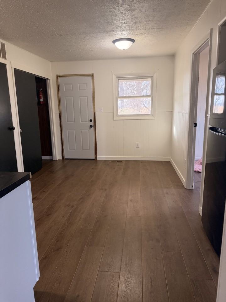 115 Tara Ct #D - Photo 2 of 9