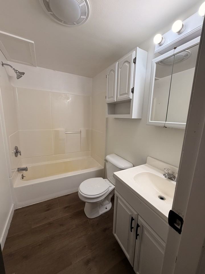 115 Tara Ct #D - Photo 7 of 9