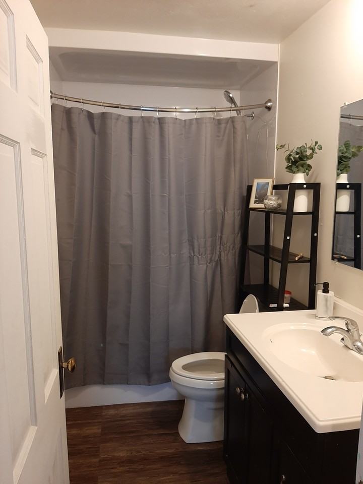 105 S Orchard St #1 - Photo 7 of 8