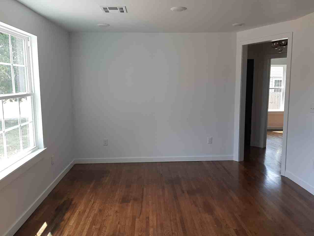 322 S Arrington Dr #1 - Photo 3 of 10