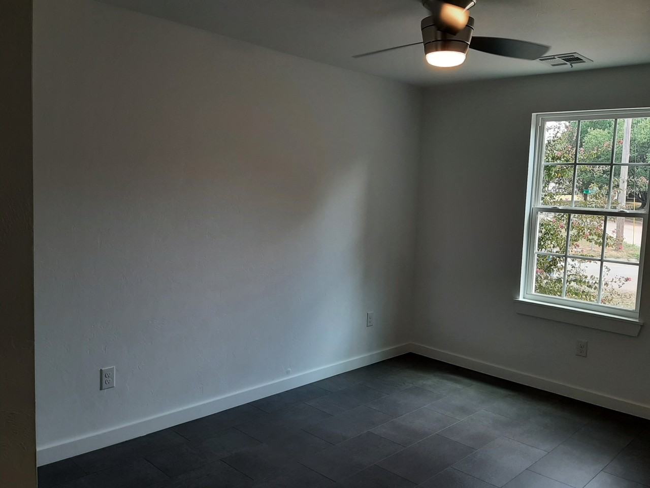 322 S Arrington Dr #1 - Photo 6 of 10