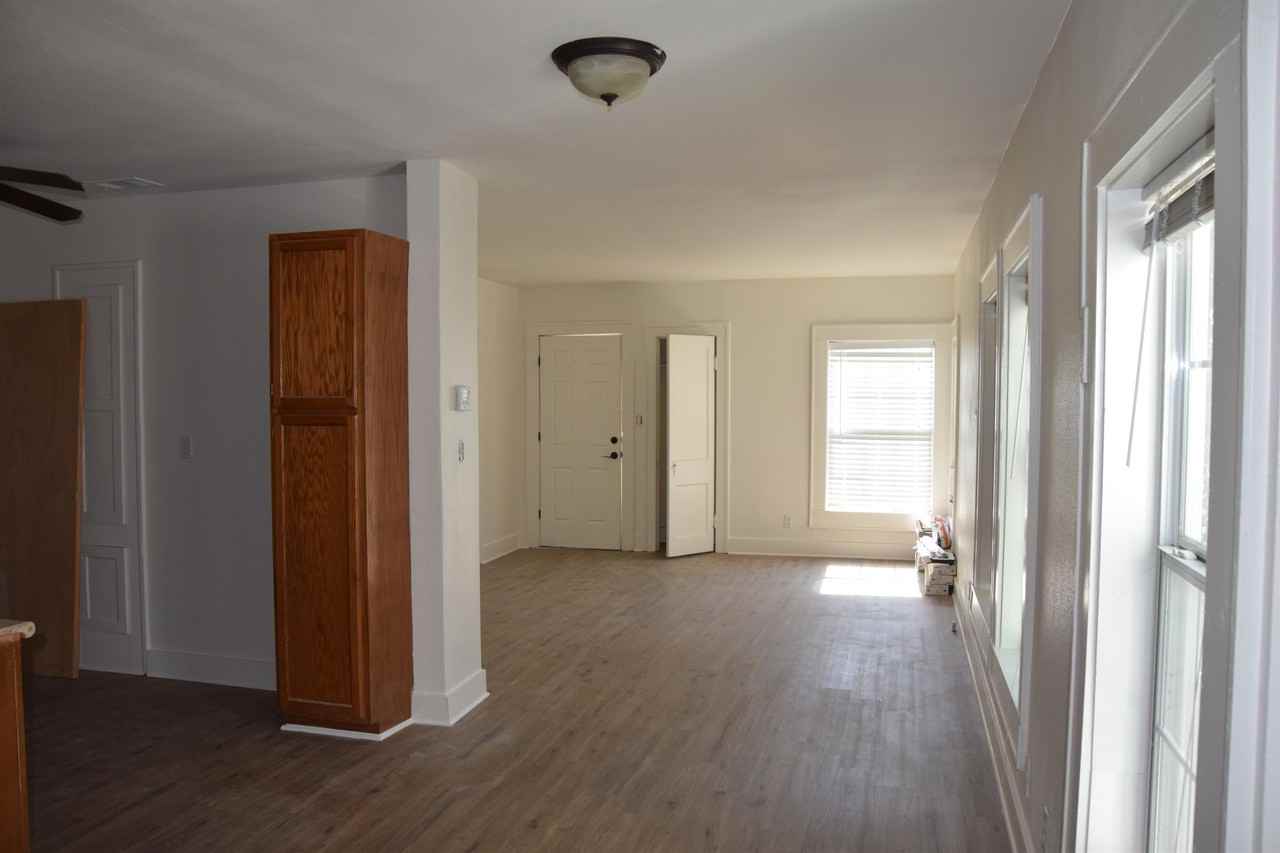 919 3rd St #1 - Photo 3 of 8