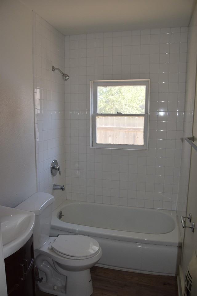 919 3rd St #1 - Photo 4 of 8