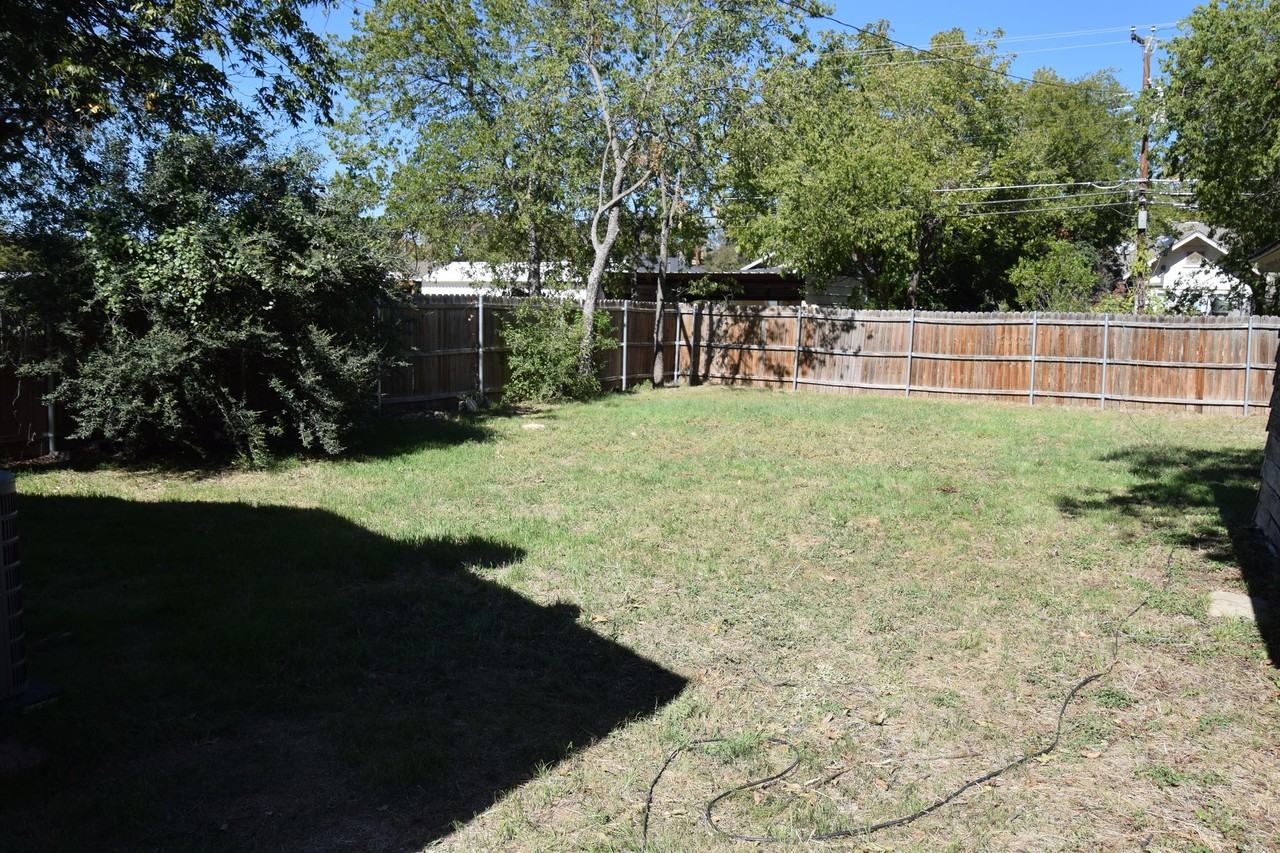 919 3rd St #1 - Photo 6 of 8