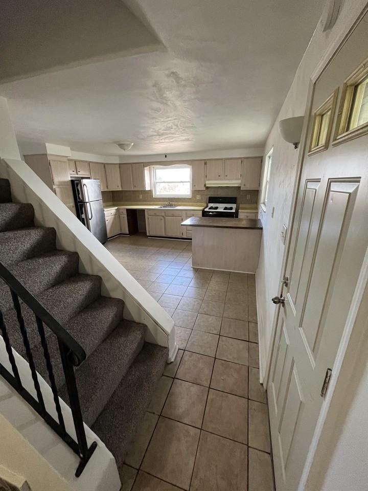 1511 Ridge Ave #1 - Photo 7 of 26