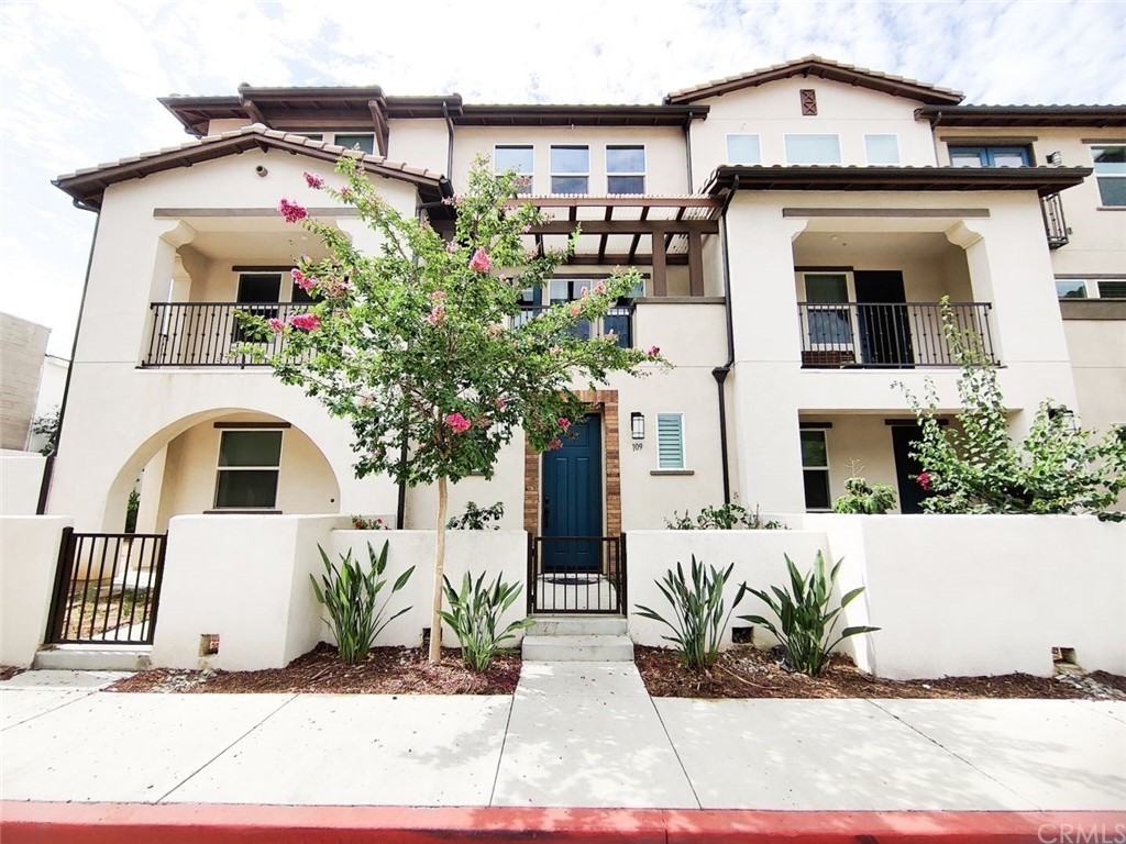 537 W Foothill Blvd #109 - Photo 5 of 18