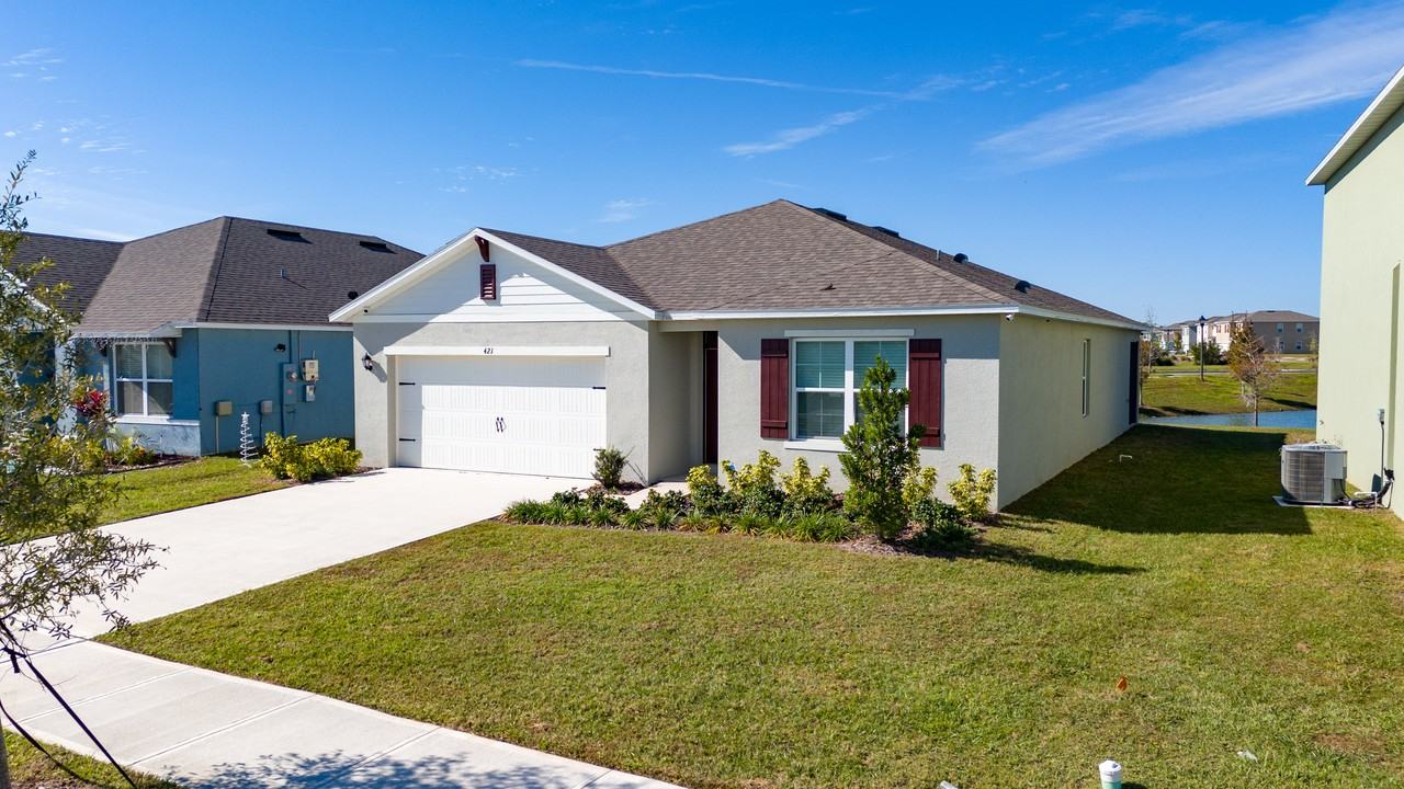 421 Noble Ave #1 - Photo 4 of 35