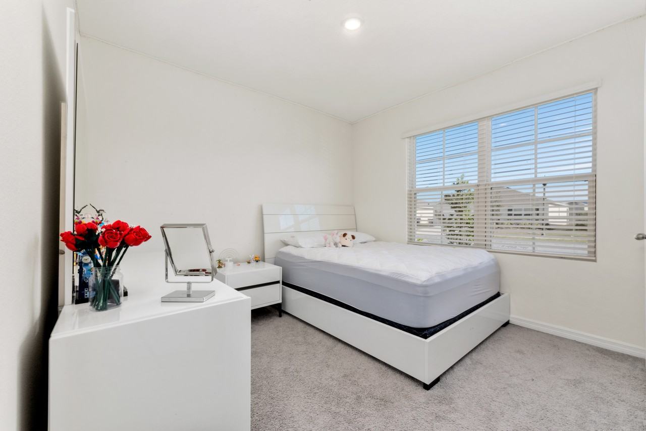 421 Noble Ave #1 - Photo 7 of 35