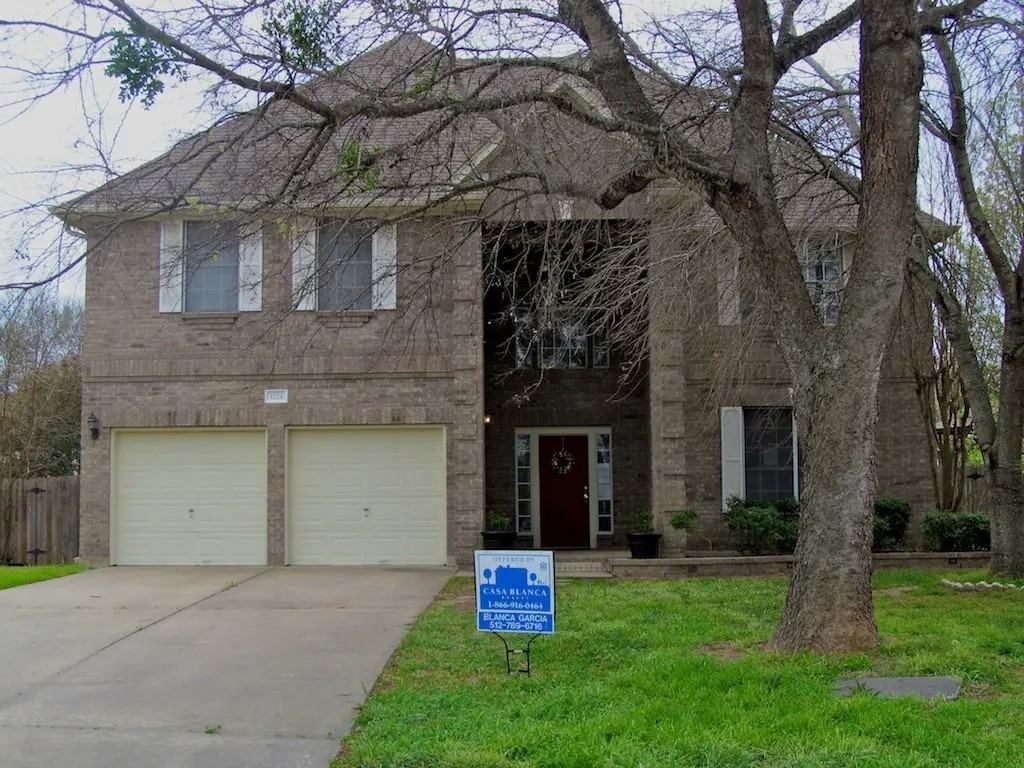 1724 Fort Grant Dr - Photo 2 of 20