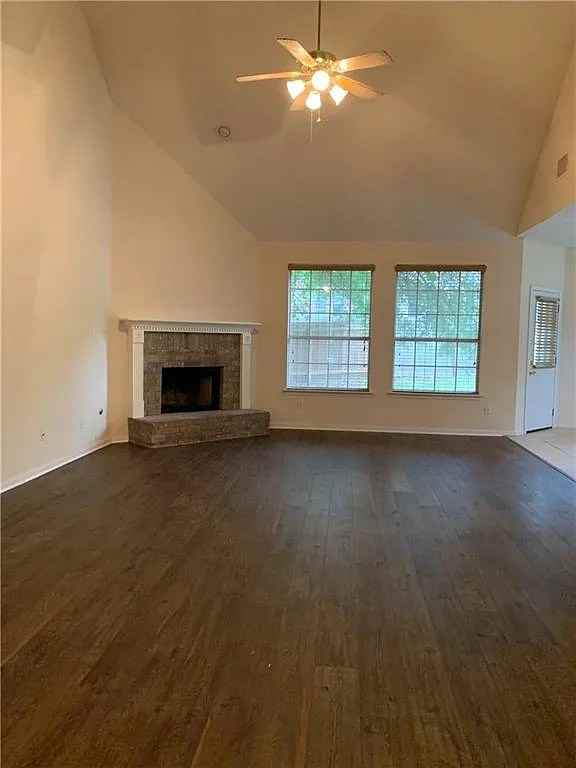 1724 Fort Grant Dr - Photo 4 of 20