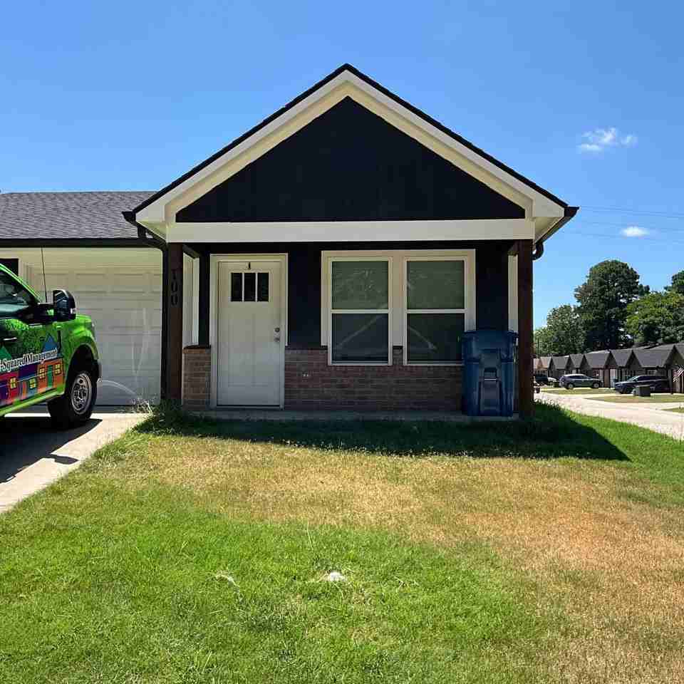 100 Chloe Dr #1 - Photo 2 of 9