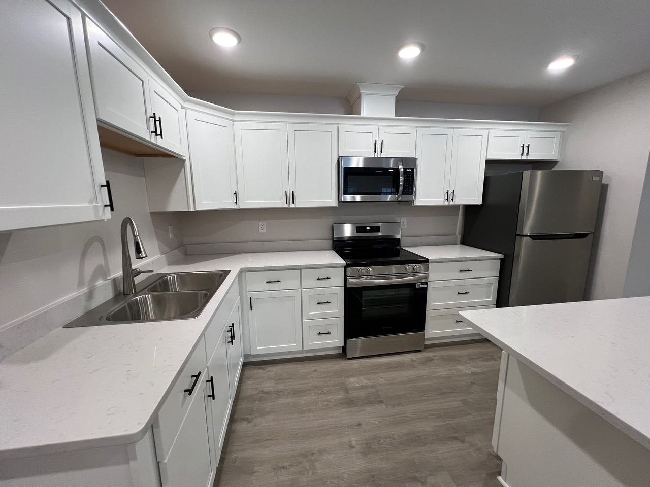 1003 Two Rivers Street - Photo 5 of 7