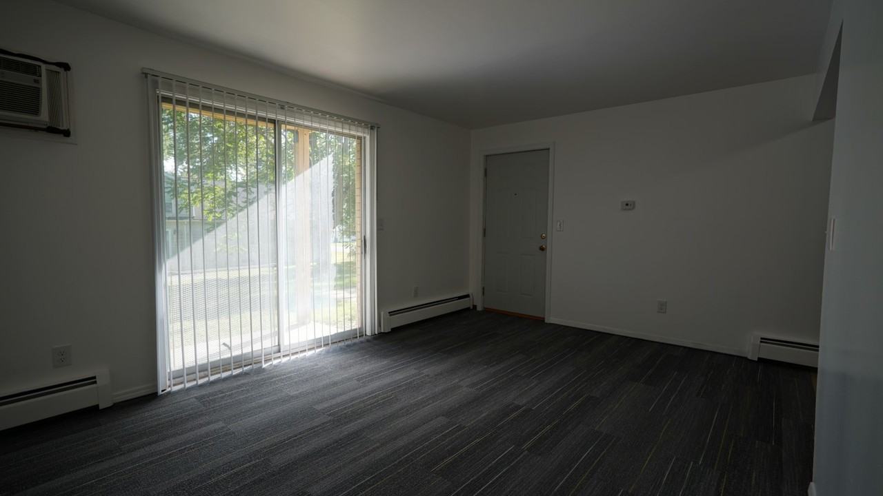 Main St East 211 - 1 #1 - Photo 5 of 15