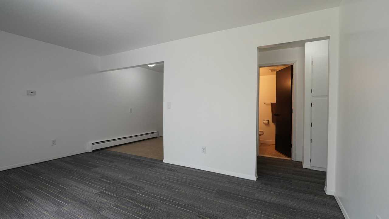 Main St East 211 - 1 #1 - Photo 6 of 15