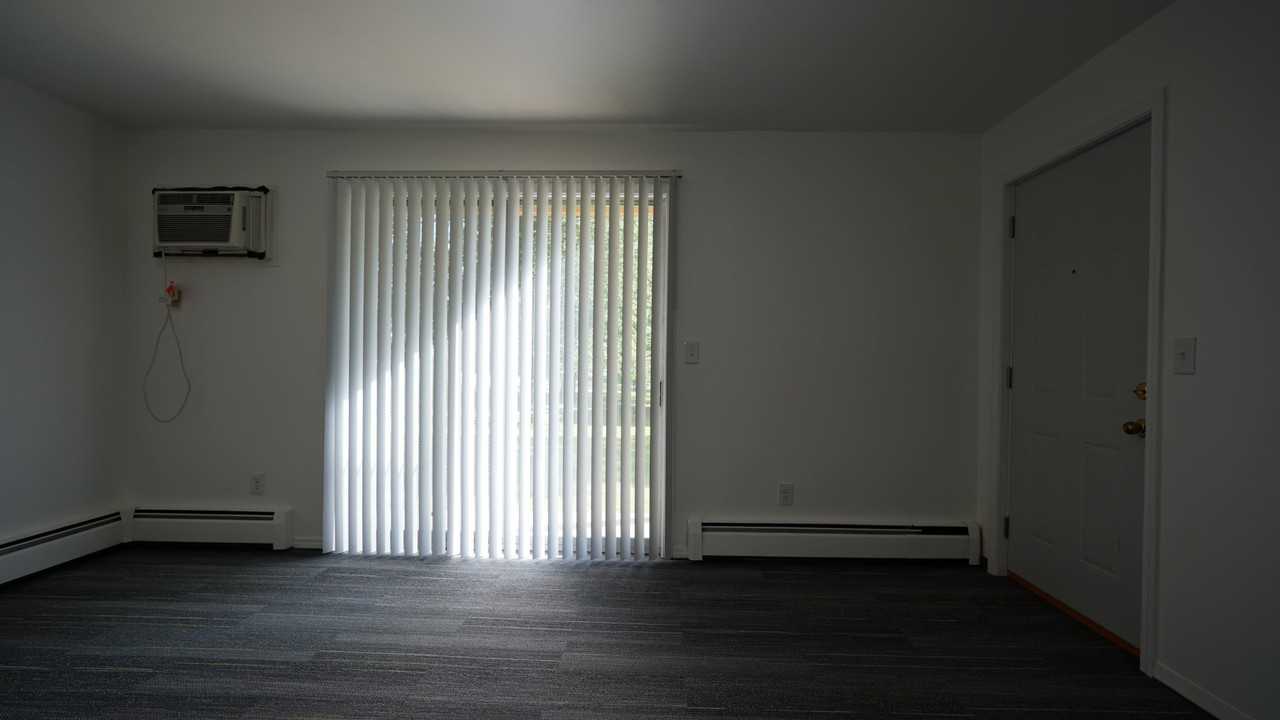 Main St East 211 - 1 #1 - Photo 7 of 15