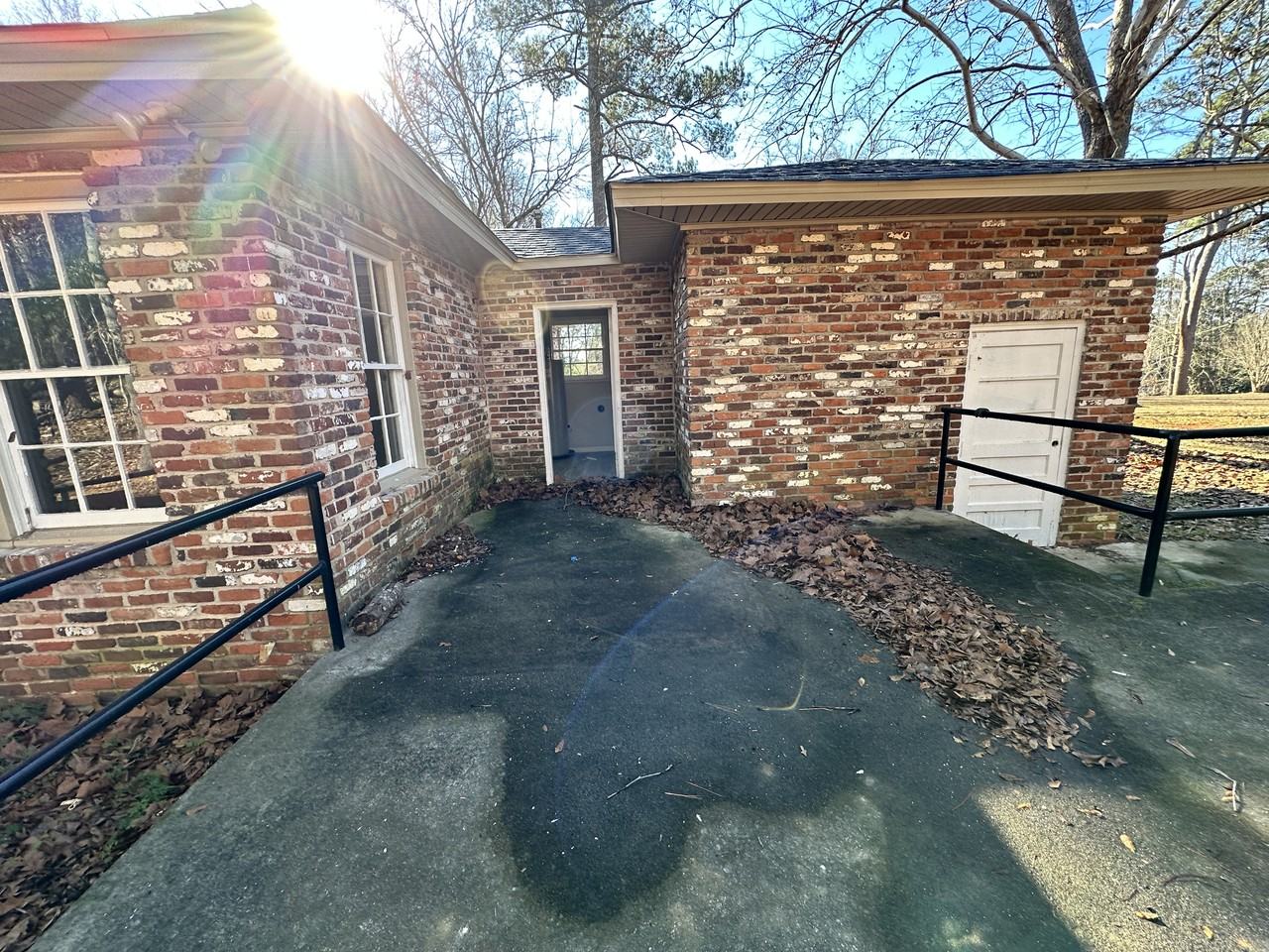 165 Riverside Annex Dr #1 - Photo 3 of 10