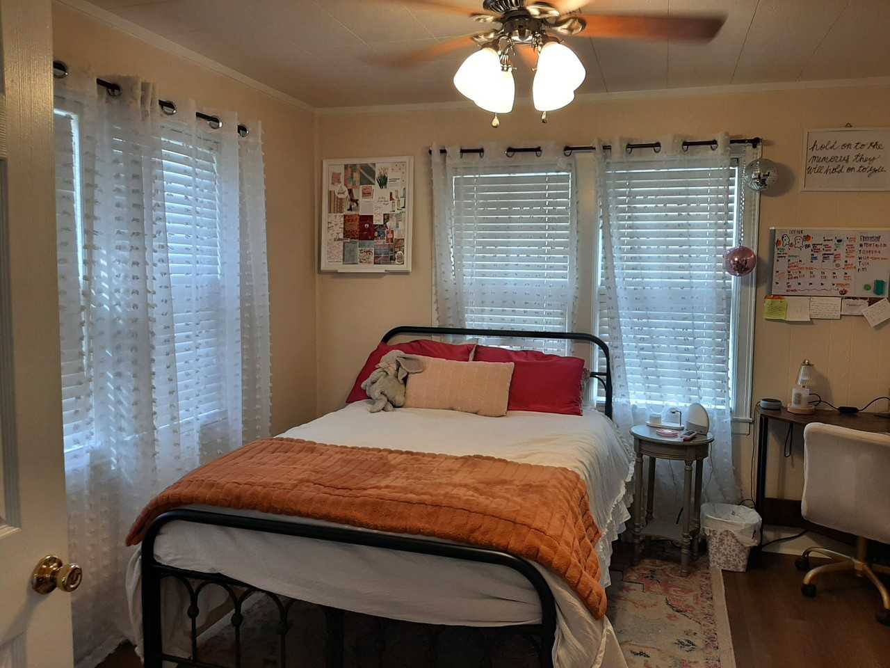 508 S Stanley St #1 - Photo 3 of 6