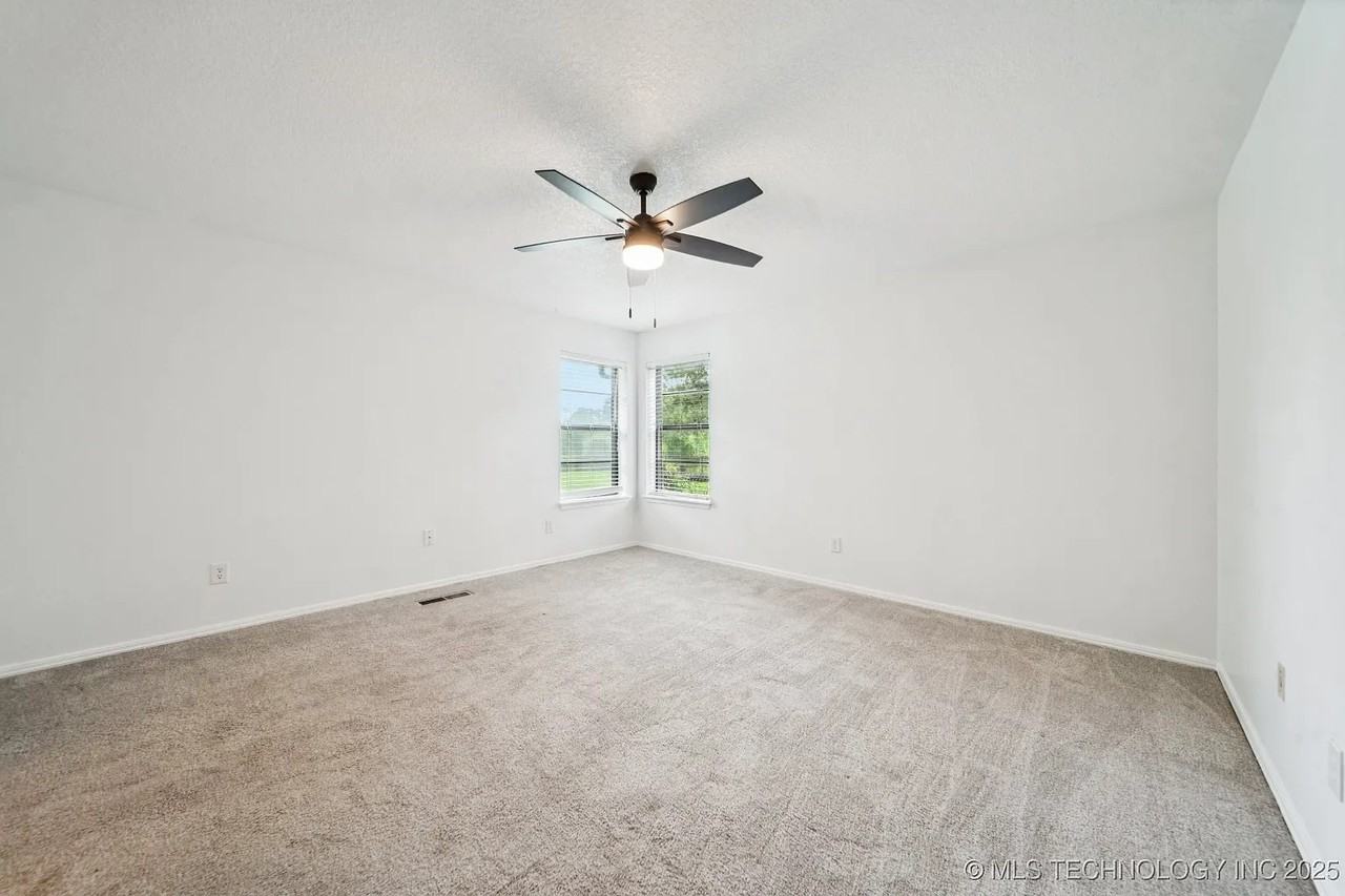 6947 S 30th West Ave #1 - Photo 7 of 20