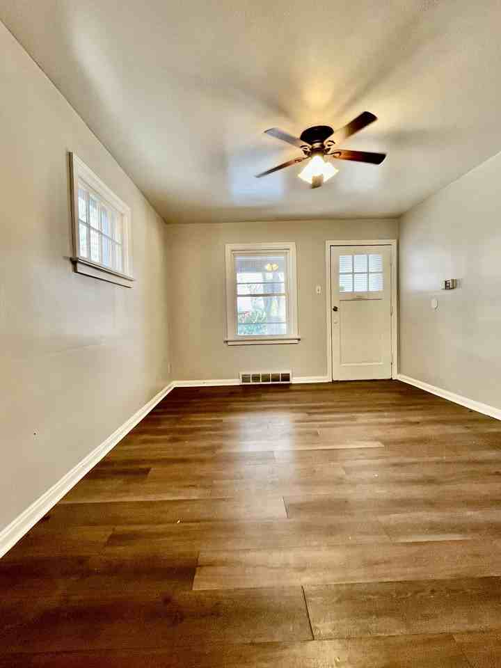 554 26th St #1 - Photo 5 of 29