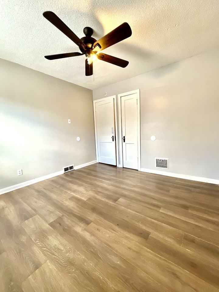 554 26th St #1 - Photo 7 of 29