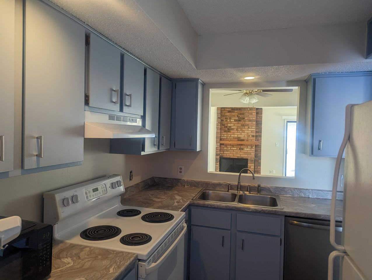 2104 Melrose Dr #1 - Photo 3 of 16