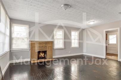 44 E 45th St #1 - Photo 3 of 17