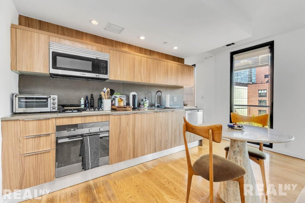 N 1st St #2D - Photo 2 of 10