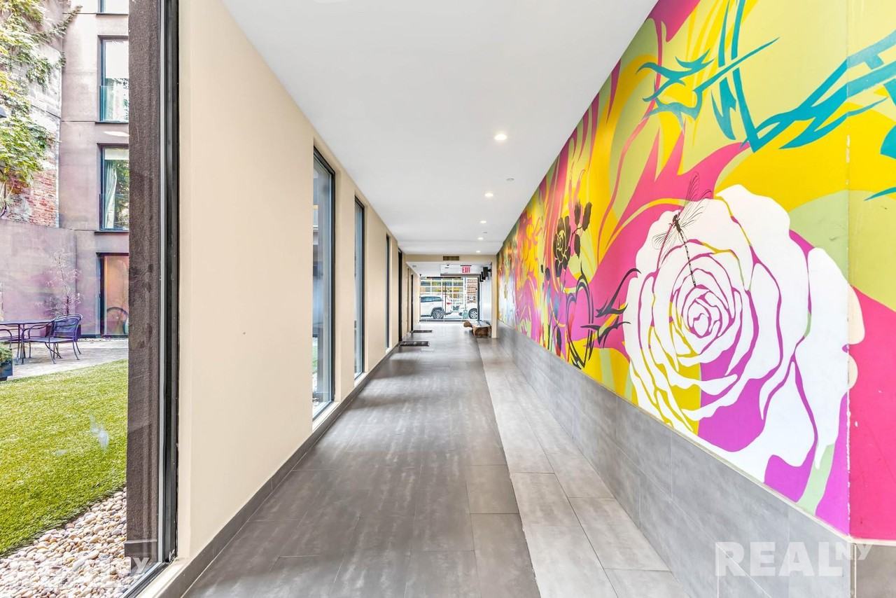 N 1st St #2D - Photo 6 of 10