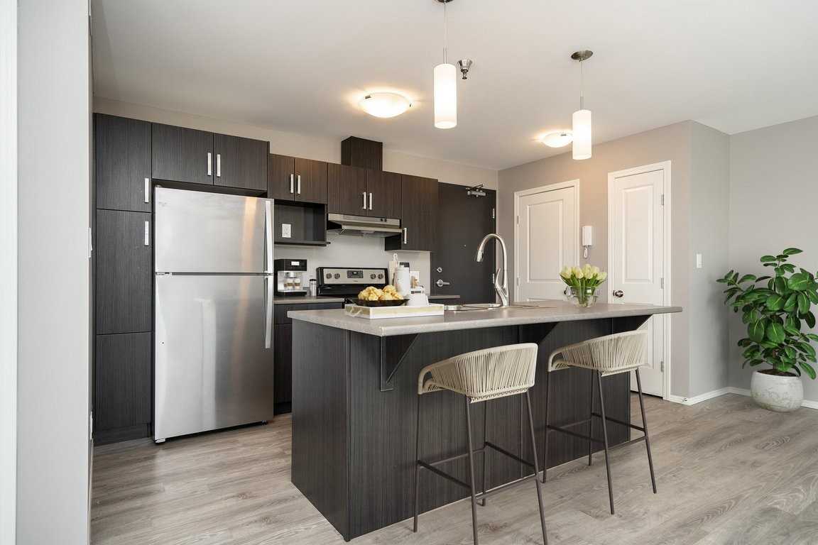 The Edge - Photo 6 of 50