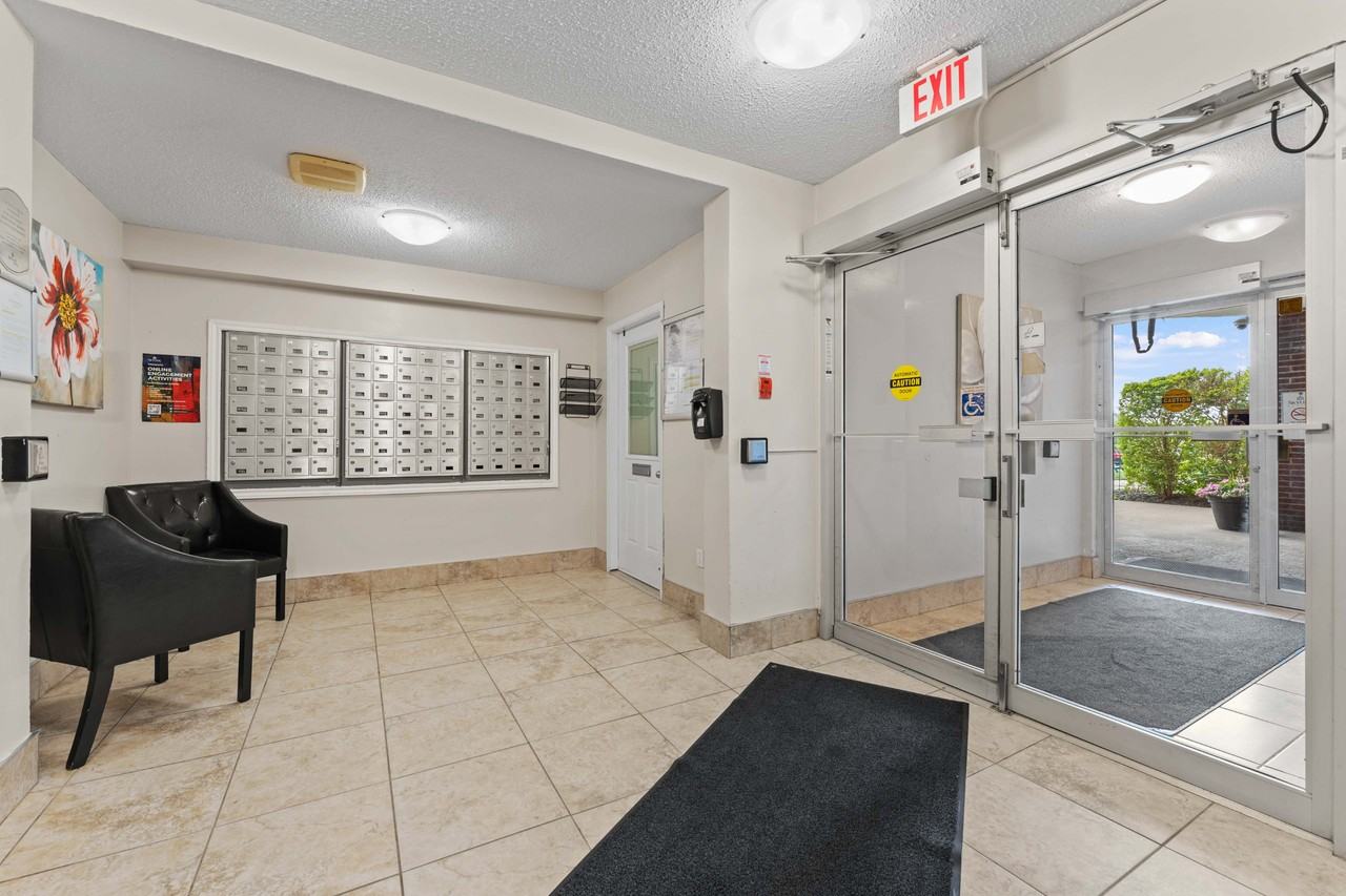 The Cedarview Apartments - Photo 5 of 25