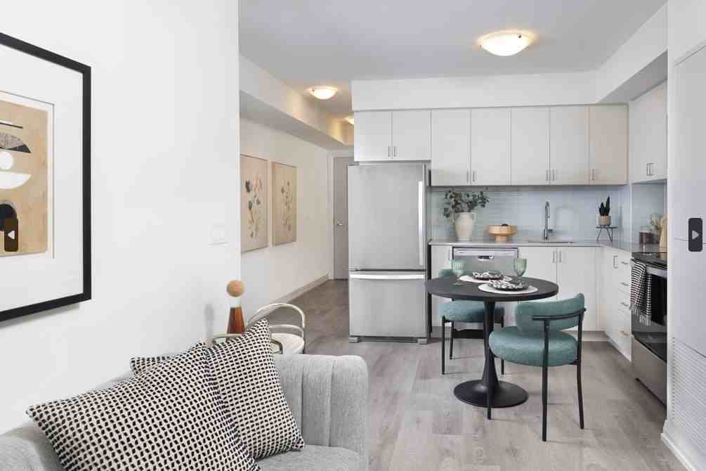 Parkside Square - Photo 5 of 50